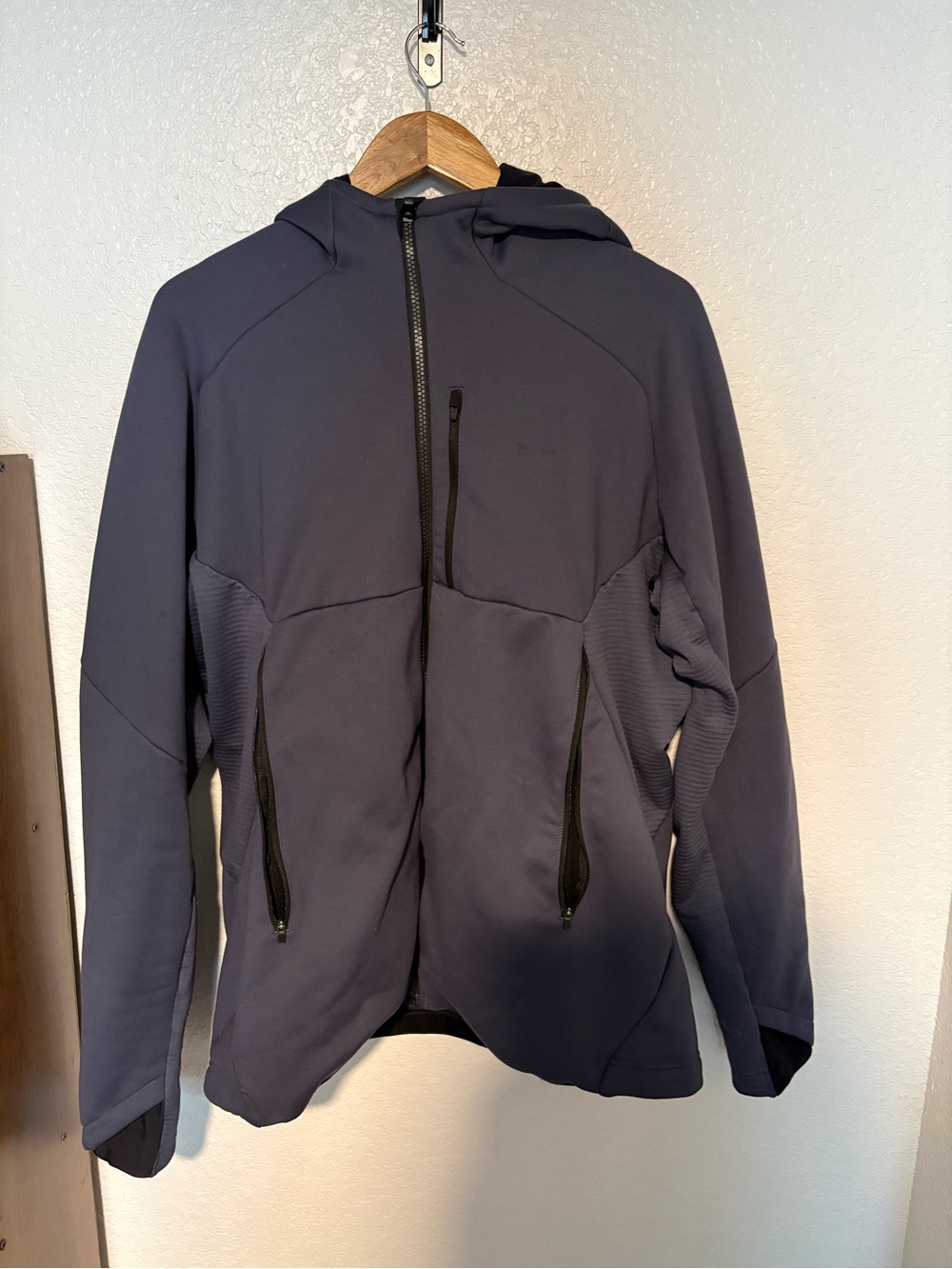 Quechua Men's Lightweight Hooded Jacket in Gray